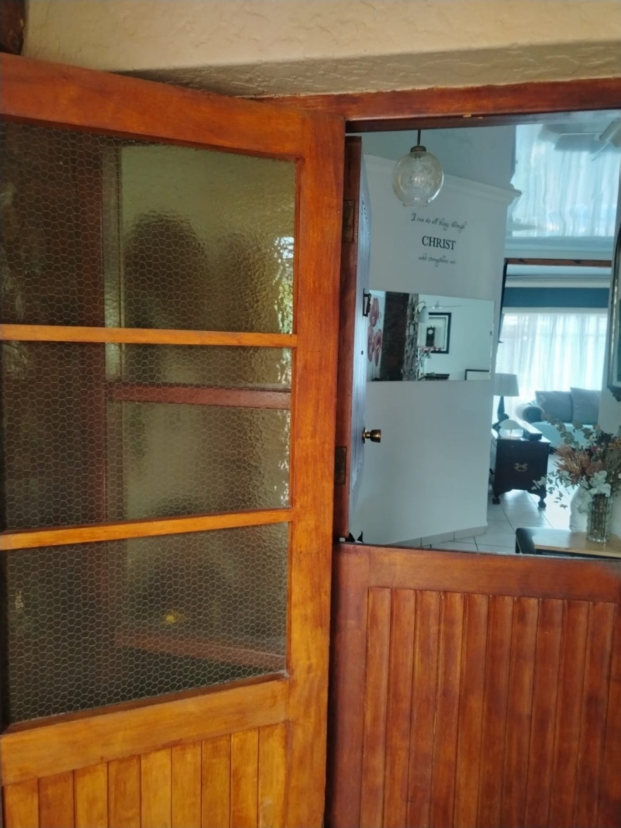 3 Bedroom Property for Sale in Flamwood North West